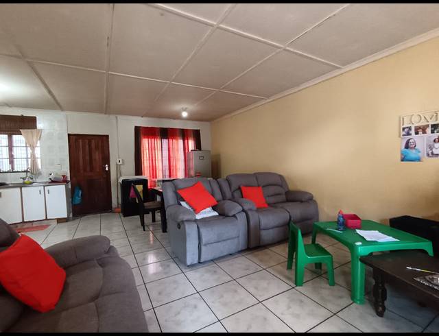 3 BEDROOM SIMPLEX FOR SALE IN GREENWOOD PARK